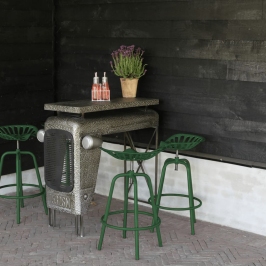 Esschert Design Taburete con forma de asiento de tractor verde