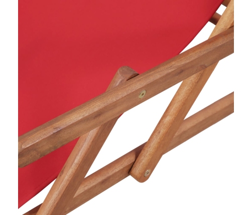 Silla de playa plegable de tela y estructura de madera roja