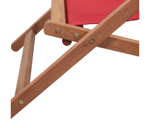 Silla de playa plegable de tela y estructura de madera roja