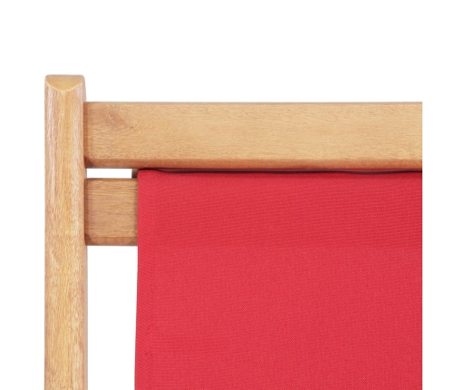 Silla de playa plegable de tela y estructura de madera roja