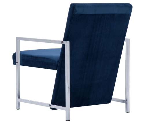 Sillón con patas cromadas de terciopelo azul