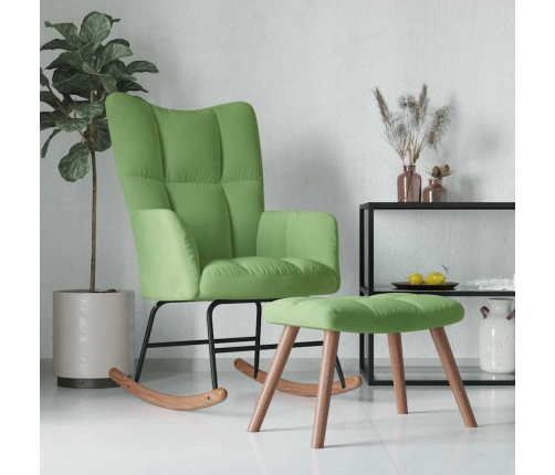 Silla mecedora con reposapiés terciopelo verde claro