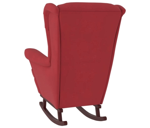 Sillón mecedora patas madera y taburete terciopelo rojo vino