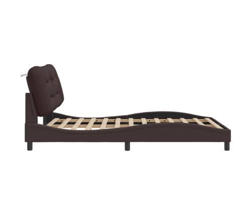 Estructura cama con LED sin colchón marrón oscuro 140x190 cm