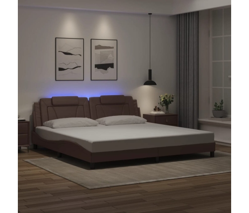 Estructura cama con luces LED cuero sintético marrón 200x200 cm