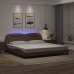 Estructura cama con luces LED cuero sintético marrón 200x200 cm