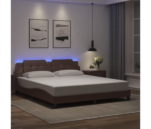 Estructura de cama con luz LED cuero sintético marrón 180x200cm