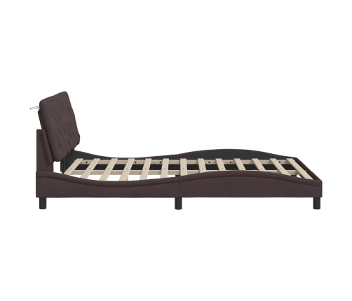 Estructura cama con LED sin colchón marrón oscuro 140x190 cm