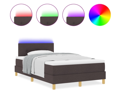 Cama con somier  con colchón y LED marrón oscuro 120x200 cm tela