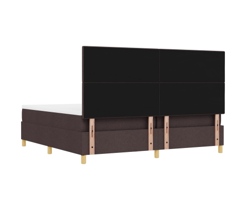 Cama con Base de Muelles con Colchón y Banqueta Marrón Oscura 200x200 cm Tela