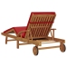 Tumbona plegable  con ruedas y cojín rojo de madera de teca