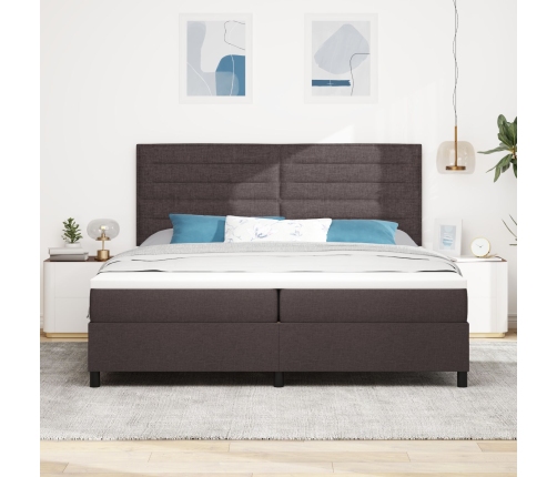 Cama con muelles  con colchón y luces LED Marrón oscuro 200x200 cm Tela