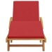 Tumbona plegable  con ruedas y cojín rojo de madera de teca