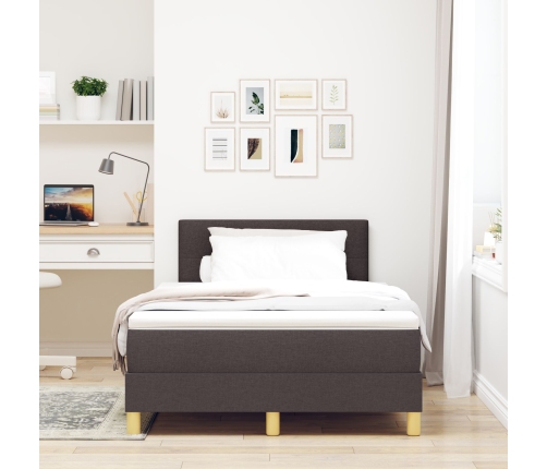Cama con somier  con colchón y LED marrón oscuro 120x200 cm tela