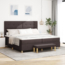 Cama con Base de Muelles con Colchón y Banqueta Marrón Oscura 200x200 cm Tela